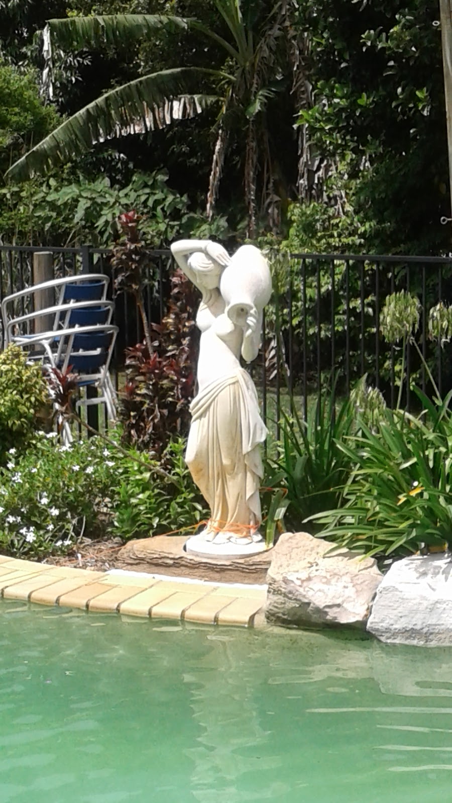 Naked Lady Statue Fountain | 78 Siganto St, Tamborine Mountain QLD 4272, Australia