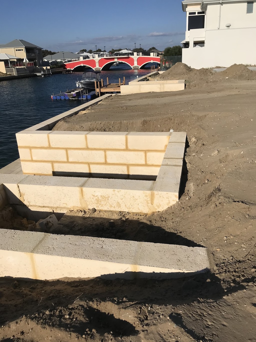 Retaining Wall Installation | 4 Loxton St, Mandurah WA 6210, Australia | Phone: 0407 202 303