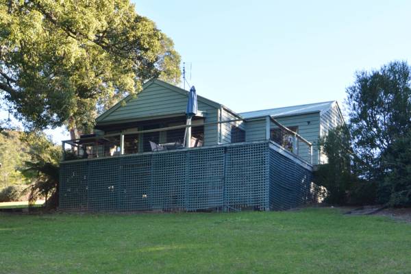 Cabin Treekist @ Kangaroo Valley | 36/390 Mount Scanzi Rd, Kangaroo Valley NSW 2577, Australia | Phone: 1300 386 170