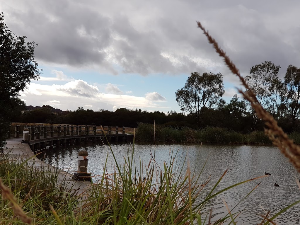 Hendersons Creek Wetlands | park | 2C The Lakes Blvd, South Morang VIC 3752, Australia | 0394010539 OR +61 3 9401 0539