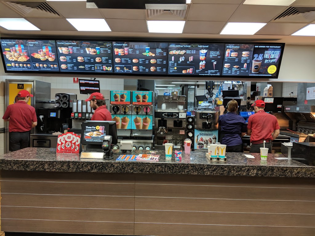 McDonalds Toowoomba South | meal takeaway | 825-827 Ruthven St, Toowoomba City QLD 4350, Australia | 0746361600 OR +61 7 4636 1600