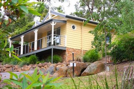 3 Kings Bed & Breakfast | lodging | 2480 Warburton Hwy, Yarra Junction VIC 3797, Australia | 0409678046 OR +61 409 678 046