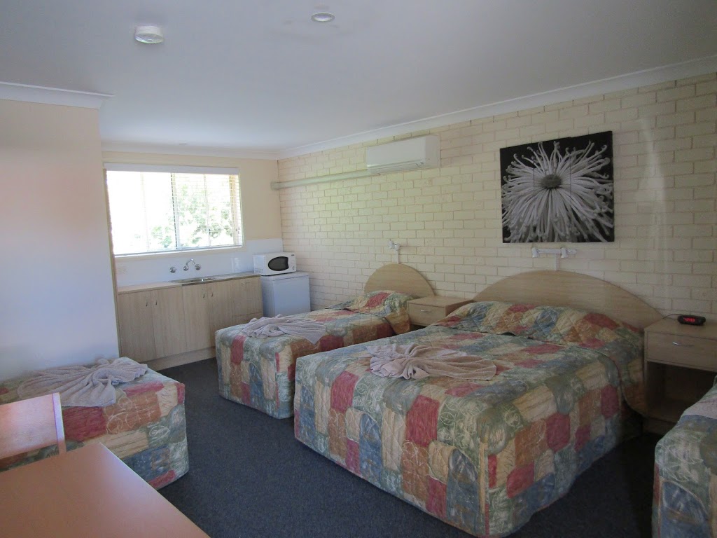 Manilla Motel | lodging | 8 Court St, Manilla NSW 2346, Australia | 0267851306 OR +61 2 6785 1306