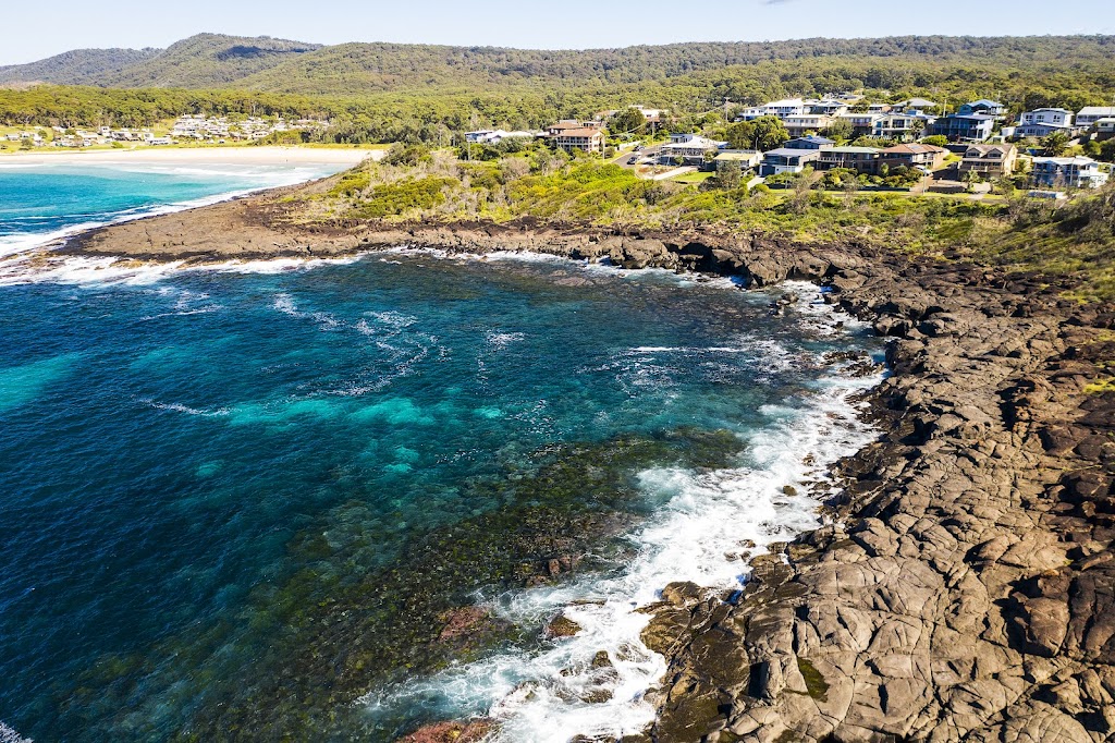 Merry Beach House Kioloa | 11 Kurrawa Dr, Kioloa NSW 2539, Australia | Phone: 0410 414 230