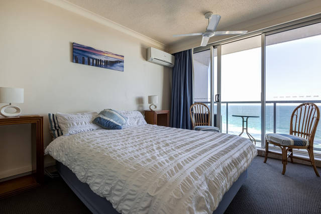 Peninsula 21b | lodging | 5 Clifford St, Surfers Paradise QLD 4217, Australia | 0452395614 OR +61 452 395 614