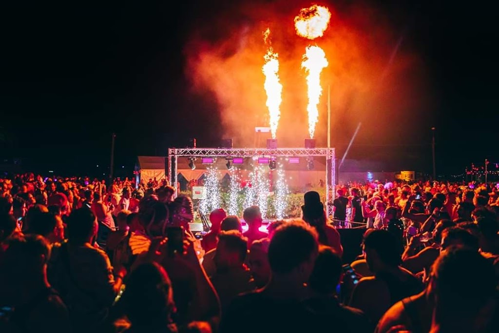 Mr Fireworks International PTY LTD | 174 Fischer Rd, Carbrook QLD 4130, Australia | Phone: (07) 3829 0143