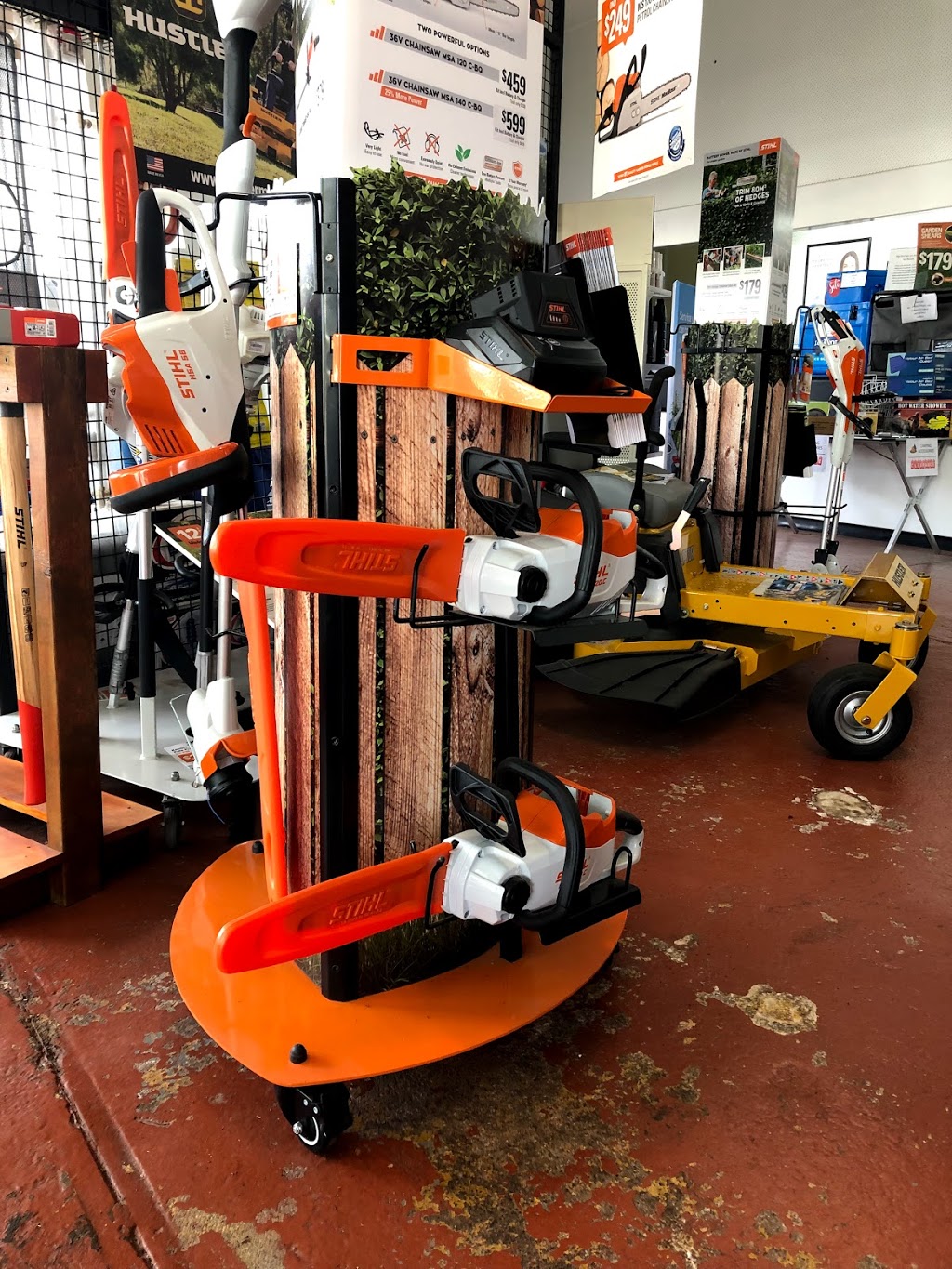 STIHL Mowers & Chainsaws Tumut | store | 147 Wynyard St, Tumut NSW 2720, Australia | 0269471744 OR +61 2 6947 1744