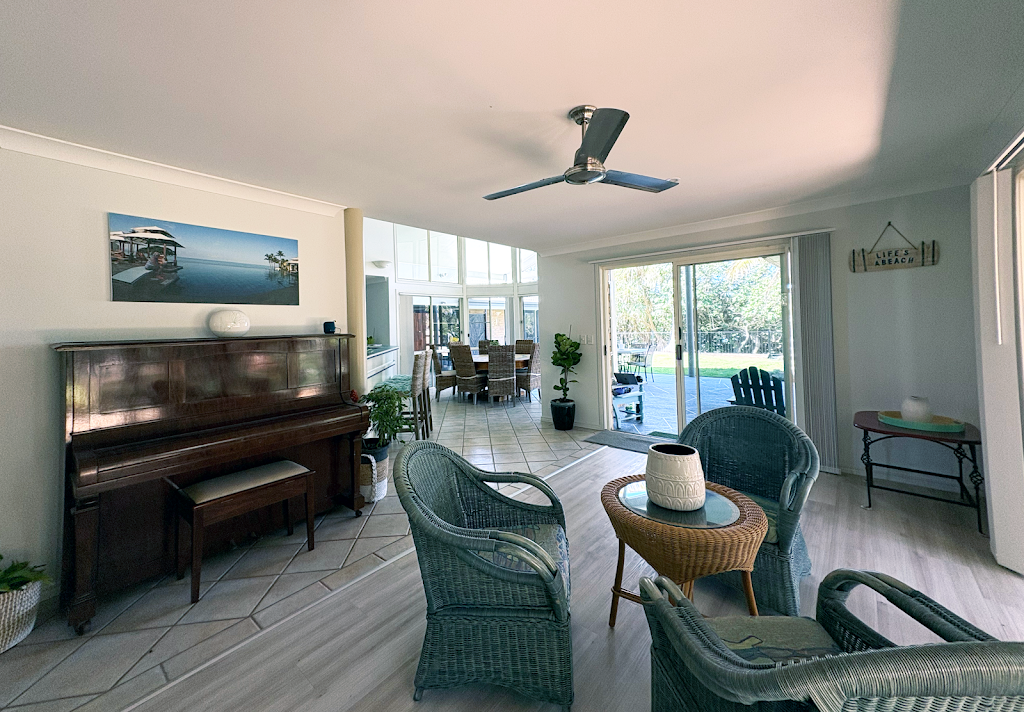 Pelicans Rest Guest House | 89 Overall Dr, Pottsville NSW 2489, Australia | Phone: 0424 286 979