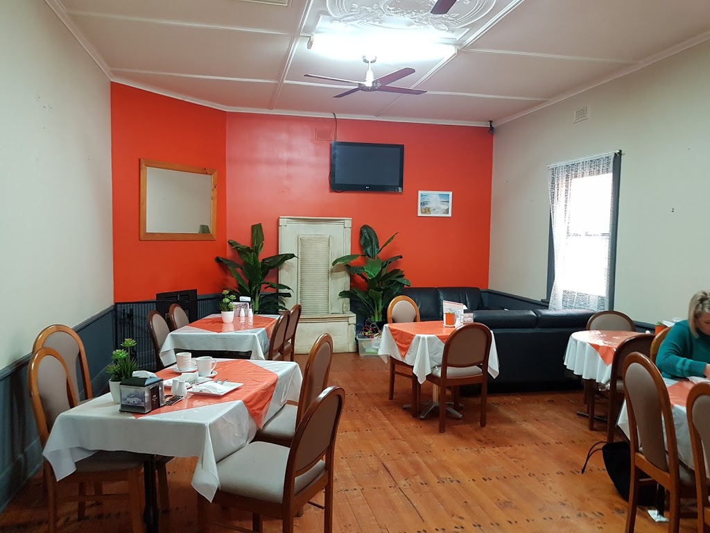 Lameroo Café | meal takeaway | 66 Railway Terrace N, Lameroo SA 5302, Australia | 0885763073 OR +61 8 8576 3073