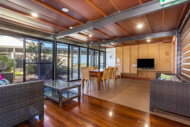 Julian Lodge | The Haven, 37 Haven Rd, Emu Park QLD 4710, Australia | Phone: 0438 507 917