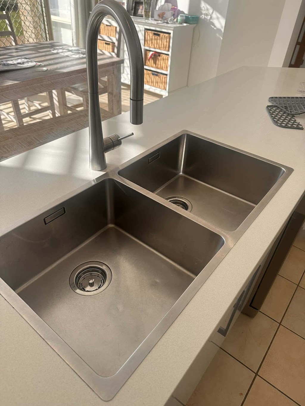 Shinetime Cleaning Co | Owen Jones Row, Menai NSW 2234, Australia | Phone: 0400 725 350
