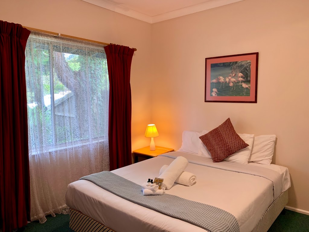 Merriwa Holiday House | lodging | 42 Merriwa St, Katoomba NSW 2780, Australia | 0247846300 OR +61 2 4784 6300