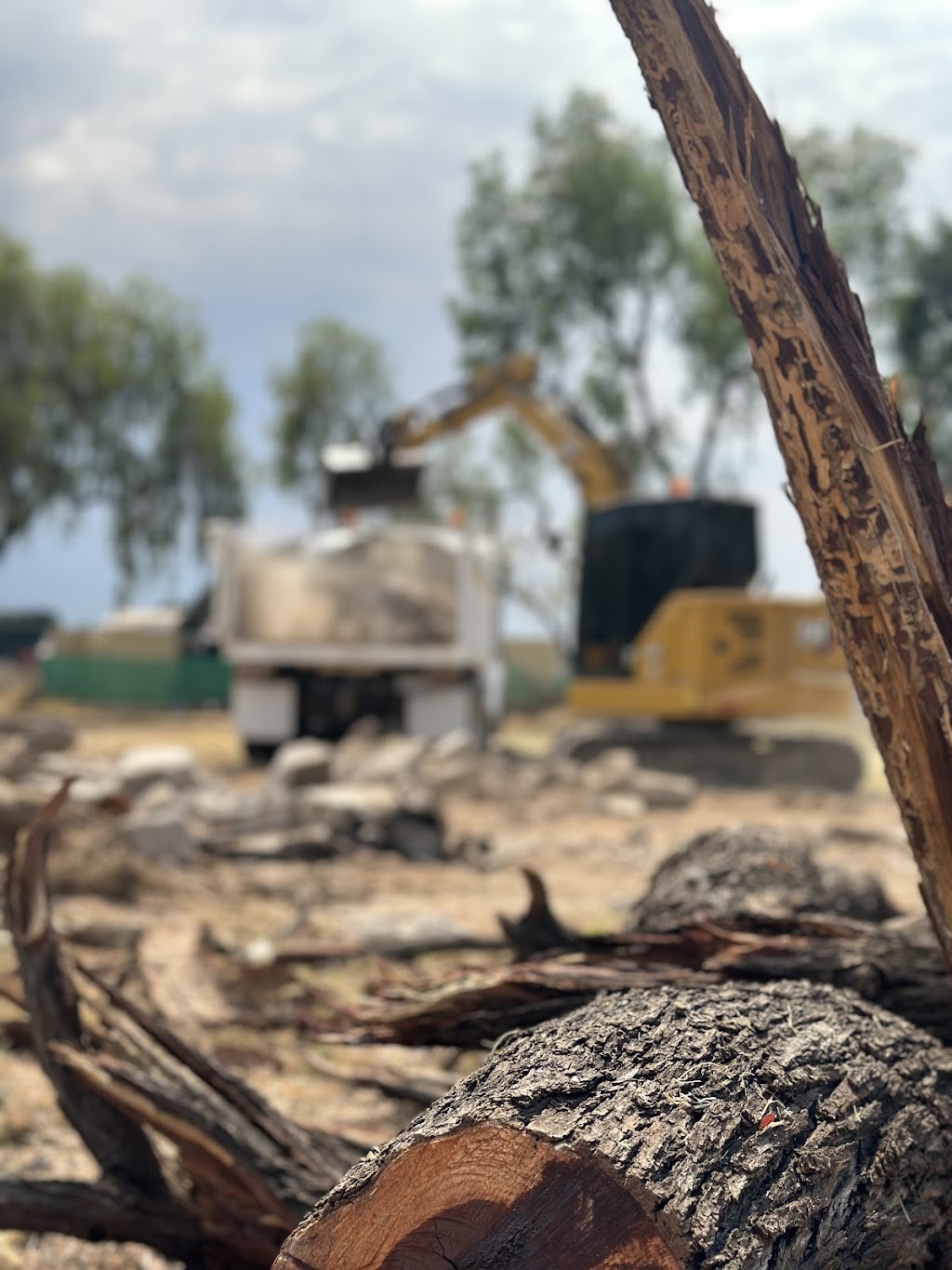 Blessos earthworx | 9 Maranda St, Emerald QLD 4720, Australia | Phone: 0448 260 757