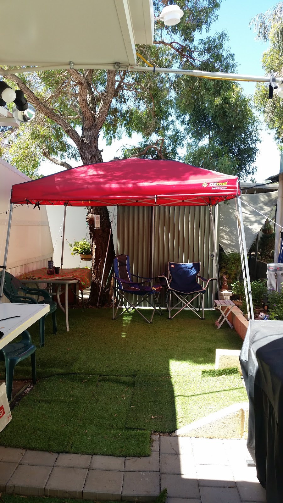 Hillside Garden Village | campground | 270 S Western Hwy, Mount Richon WA 6112, Australia | 0893996376 OR +61 8 9399 6376