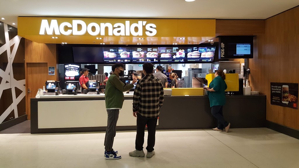 McDonalds Macquarie Centre | meal takeaway | Macquarie Shopping Centre Cnr Herring &, Waterloo Rd, North Ryde NSW 2113, Australia | 0298873808 OR +61 2 9887 3808