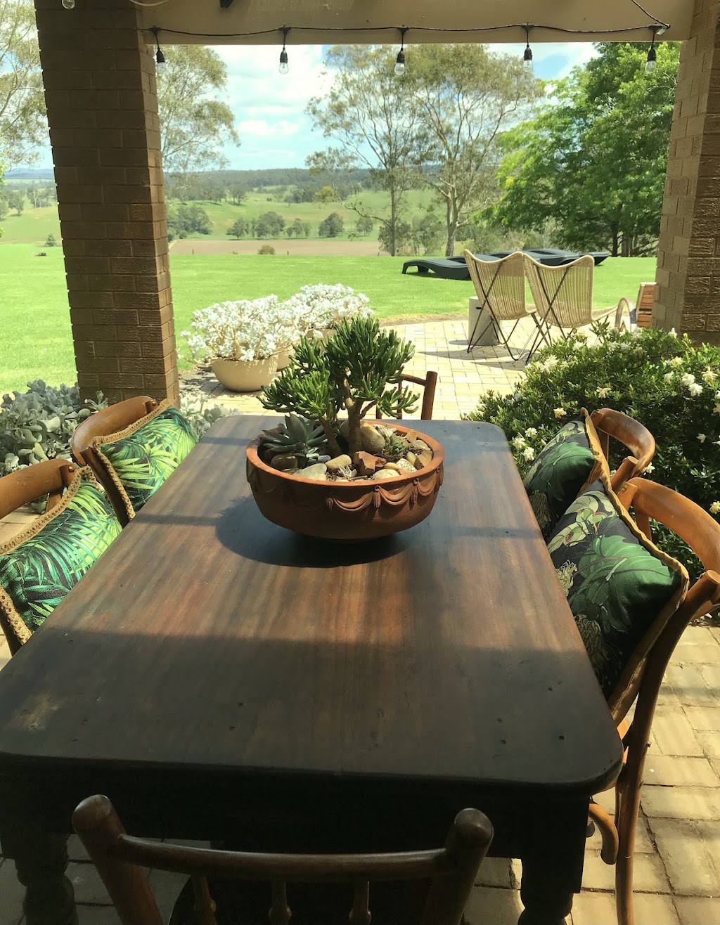 Luxe Homestay 1 to 4 Bedrooms // 6 OClock Shadows // Orbost | Duggans Rd, Orbost VIC 3888, Australia | Phone: 0434 230 530