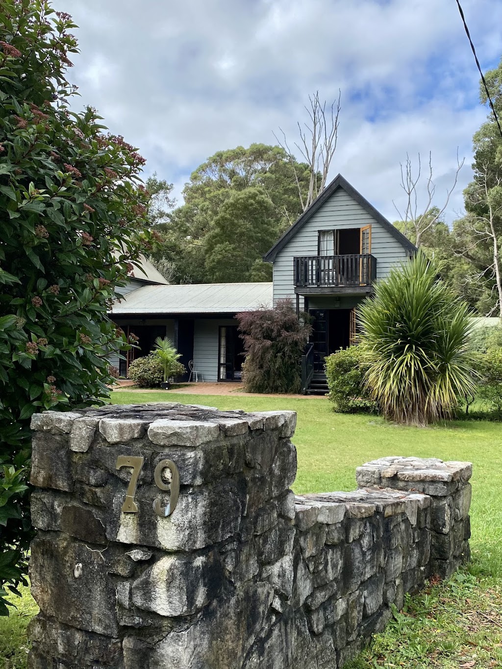 The Quarters Strahan | 79 Esplanade, Strahan TAS 7468, Australia | Phone: 0480 162 896