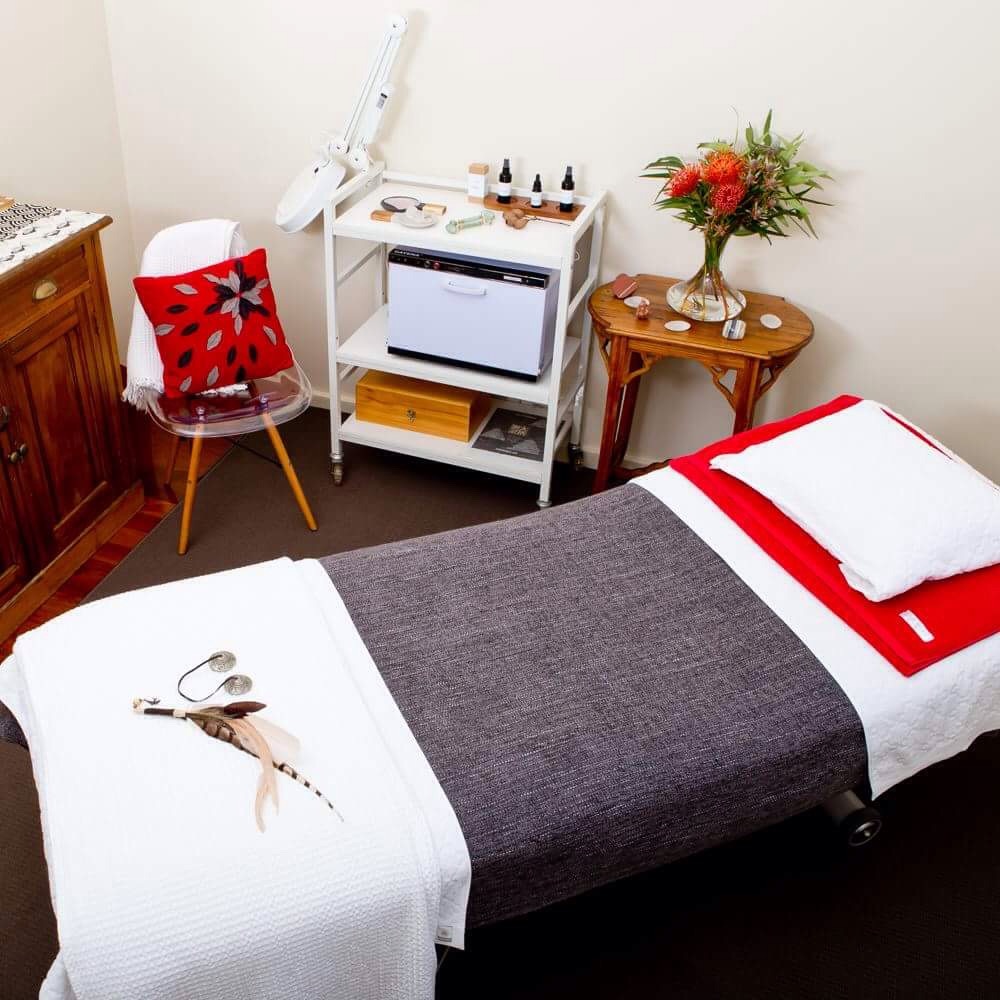 Tracey Holland Reflexology | 10 Aubrey St, Camp Hill QLD 4152, Australia | Phone: 0438 113 512