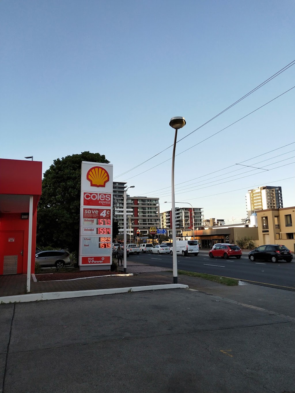 Coles Express Wollongong | gas station | 142-148 Corrimal St, Wollongong NSW 2500, Australia | 0242257012 OR +61 2 4225 7012