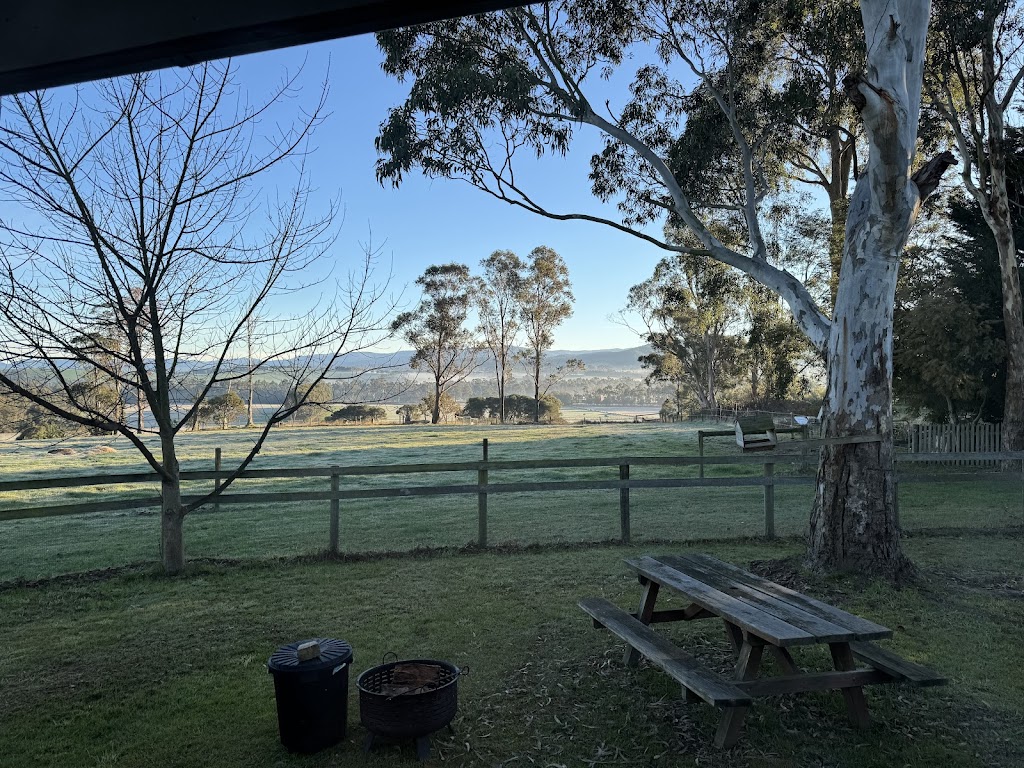 Little Sherwood Drouin Petting Zoo & Cottages | 315 Fisher Rd, Drouin West VIC 3818, Australia | Phone: 0411 498 990