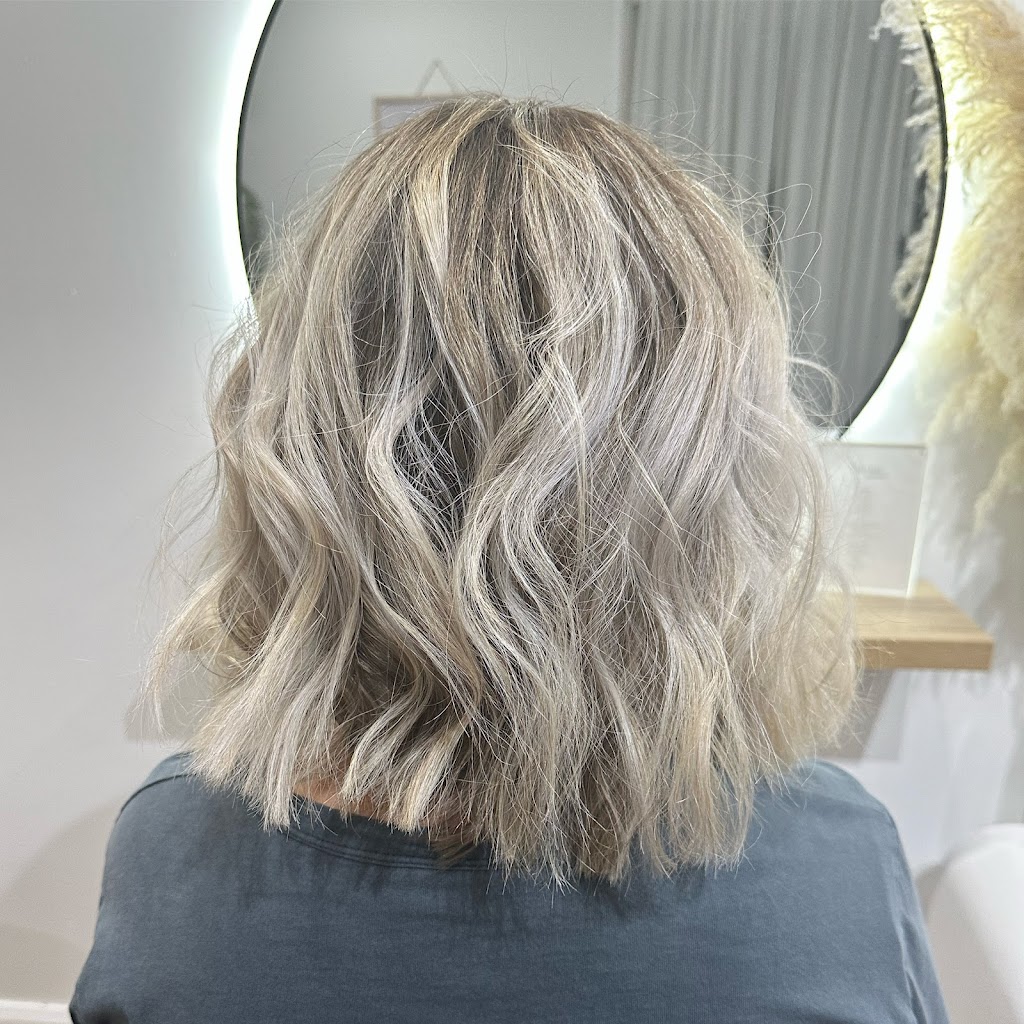 Omnia Hair & Lashes | 23 Ursula Rd, Bulli NSW 2516, Australia | Phone: 0413 762 315