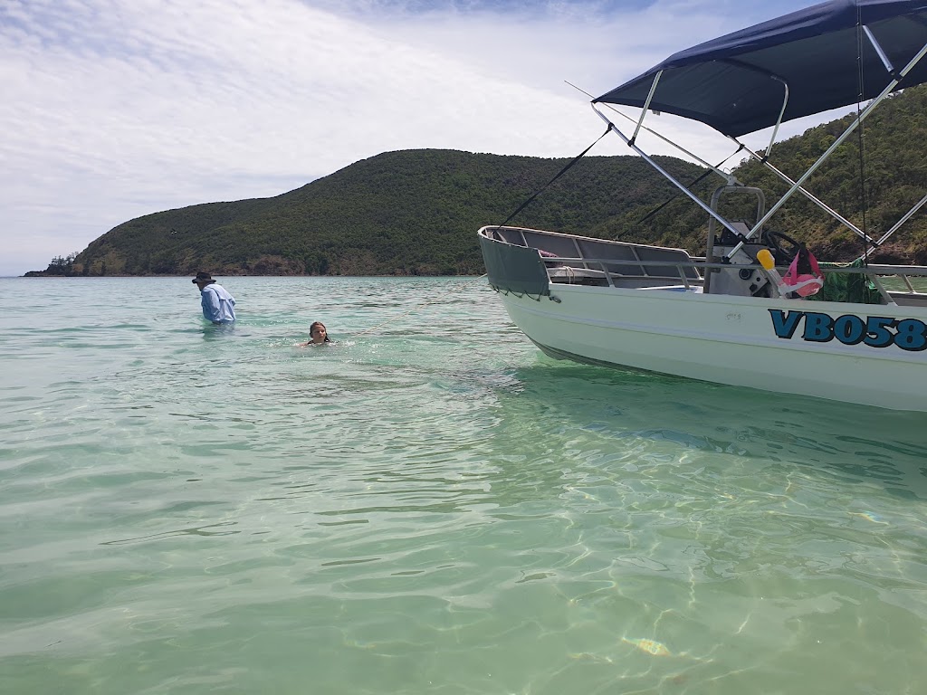 Basil Bay Hut | Basil Bay, Keswick Island QLD 4740, Australia | Phone: 1300 889 290