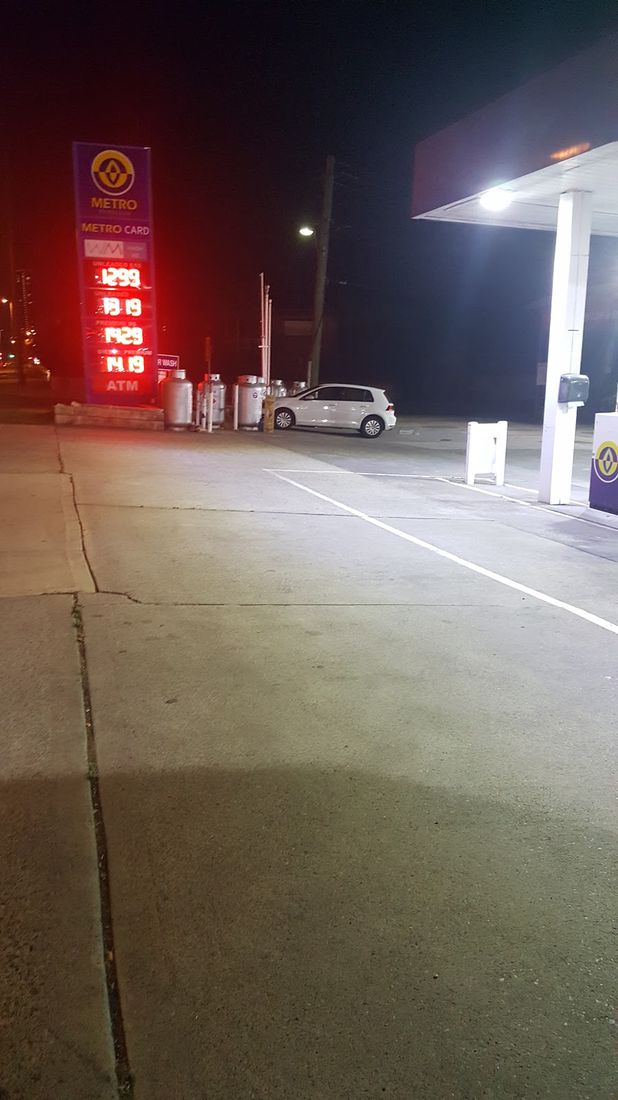 Metro Petroleum | gas station | 64 Orange Grove Rd, Liverpool NSW 2170, Australia | 0297346329 OR +61 2 9734 6329