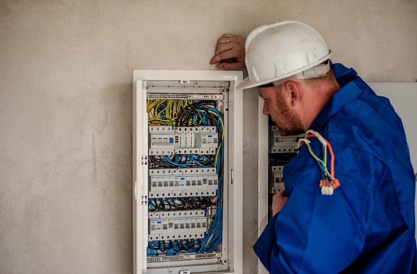 Electrician Toowoomba | electrician | 5/21 Herries St, East Toowoomba QLD 4350, Australia | 1300194552 OR +61 1300 194 552