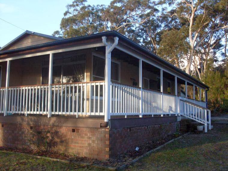 Bush and Bay Cottage | 6 Grand View St, Erowal Bay NSW 2540, Australia | Phone: 0408 900 282