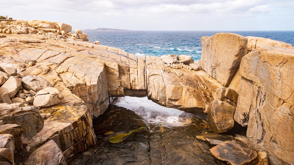 Natural Bridge | tourist attraction | The Gap Rd, Torndirrup WA 6330, Australia | 0898424500 OR +61 8 9842 4500