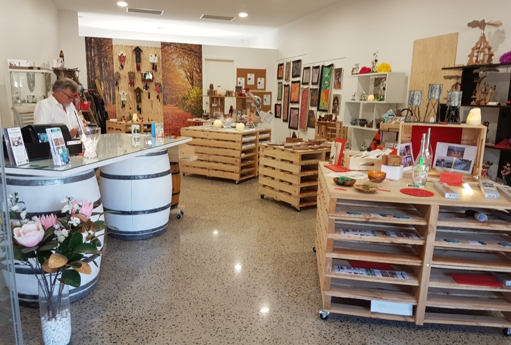 Its Ozzy - A Gallery of Gifts | 192 A Main Rd, McLaren Vale SA 5171, Australia | Phone: 0437 332 203