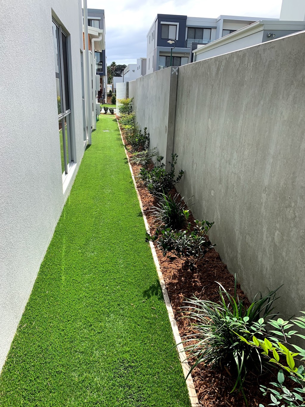DRUS LOCAL LAWN CARE / LAWN CARE TREATMENTS landscaping paradis | park | 20 Zac Ave, Coombabah QLD 4216, Australia | 0414265186 OR +61 414 265 186