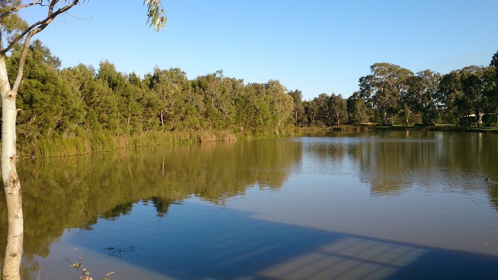 Banjo Paterson Park | park | Paterson Dr, Lynbrook VIC 3975, Australia | 0397055200 OR +61 3 9705 5200