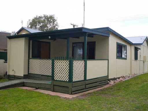 Riverfront Holiday Accommodation | 35 Khartoum Rd, Mannum SA 5238, Australia | Phone: 0429 696 725