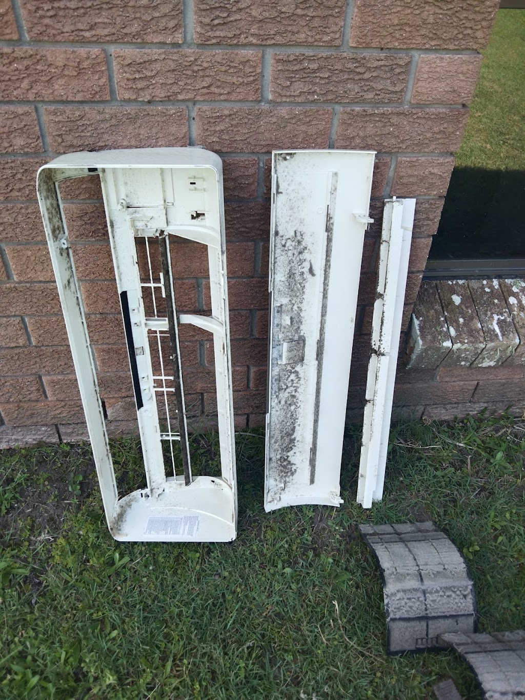 Bluemoon Aircon Cleaning Services | 6 Lakewood Pl, Zilzie QLD 4710, Australia | Phone: 0492 254 104