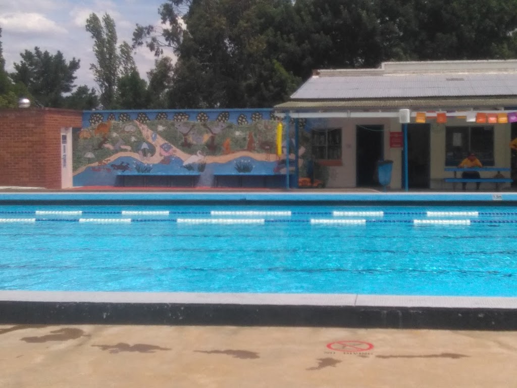 Yass Memorial Swimming Pool | Laidlaw St, Yass NSW 2582, Australia | Phone: (02) 6226 1593