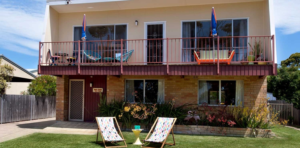 Retro Sands Beach House | 20 Plantation Point Parade, Vincentia NSW 2540, Australia | Phone: 0416 162 170