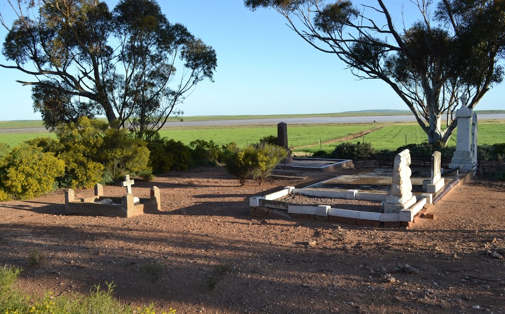 Salt Lake cemetery | cemetery | 110 Salt Lake Rd, Bumbunga SA 5520, Australia