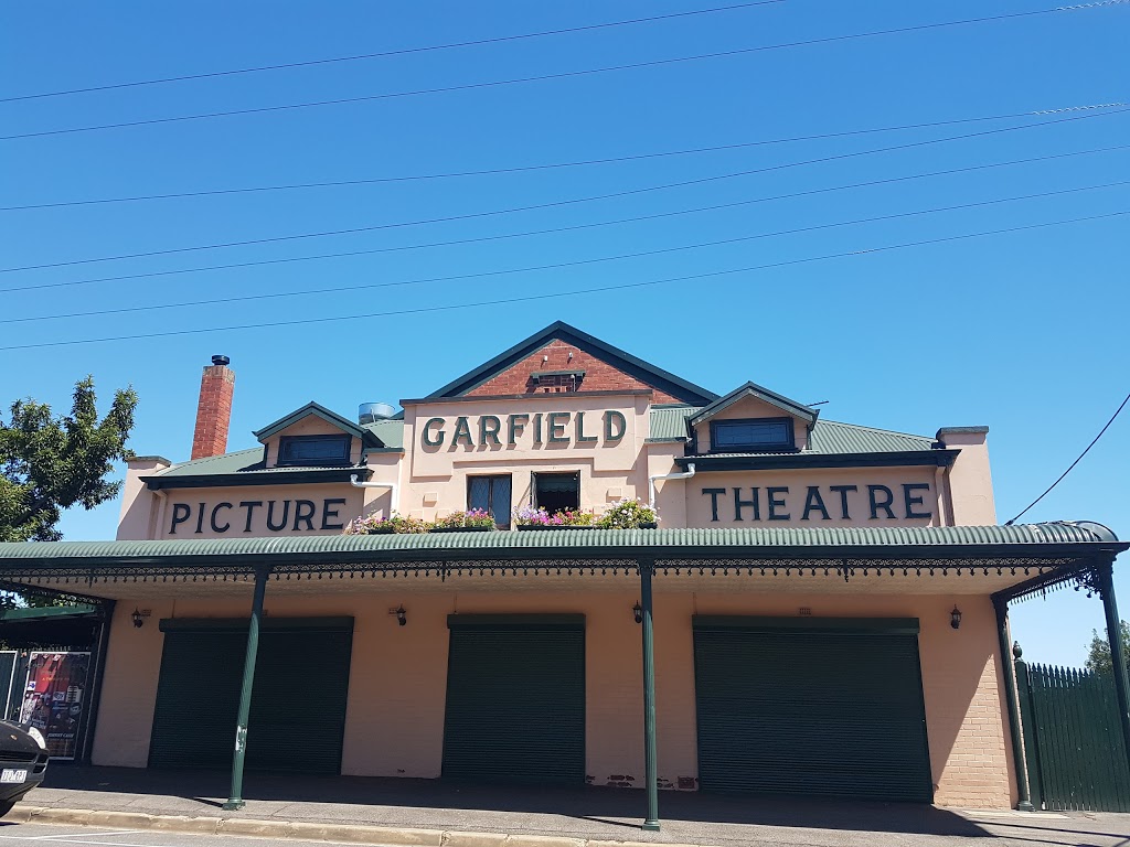 Garfield Community Op Shop | 71 Nar Nar Goon - Longwarry Rd, Garfield VIC 3814, Australia | Phone: 0490 141 918