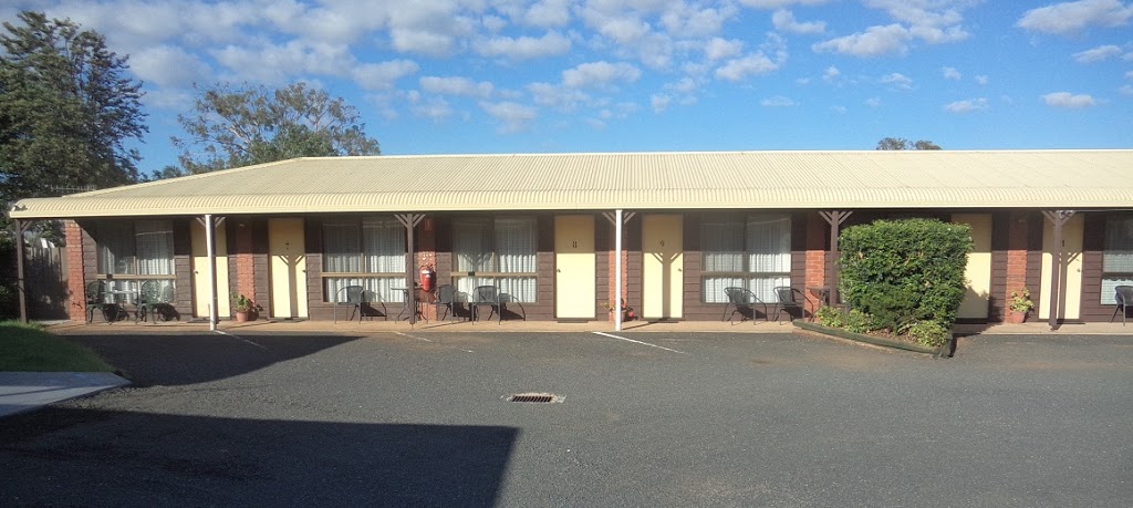 Country Roads Motor Inn | lodging | 34 Caswell St, Peak Hill NSW 2869, Australia | 0268691688 OR +61 2 6869 1688