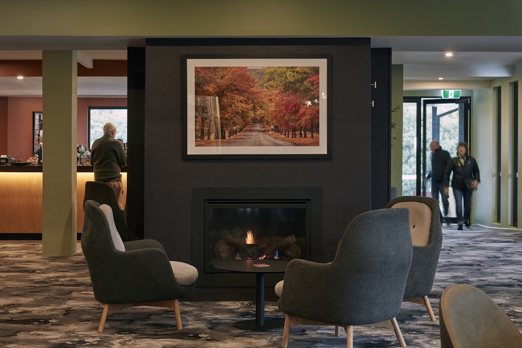 Macedon Village Hotel | 33 Smith St, Macedon VIC 3440, Australia | Phone: (03) 4419 5006