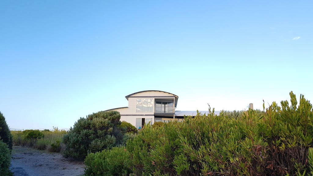 WYTONIA Beachfront Accommodation | 27 Thistle Pl, Port Fairy VIC 3284, Australia | Phone: (03) 5568 3425