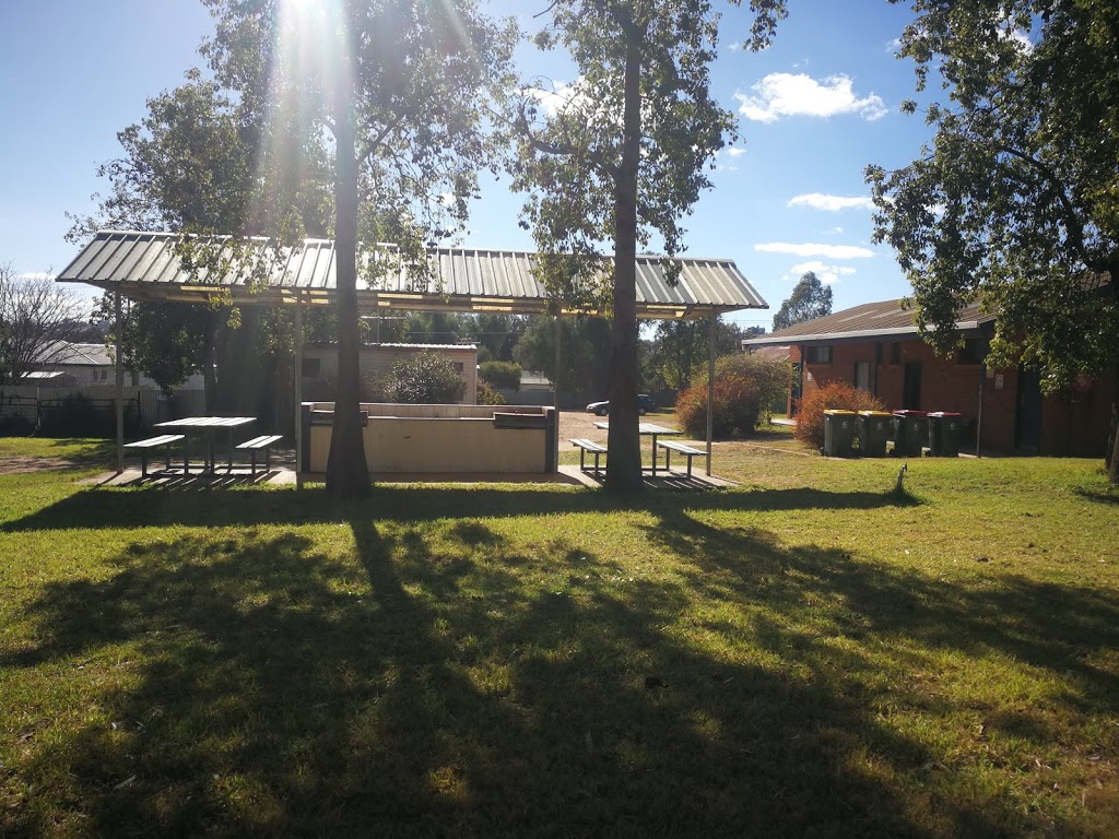 Newell Hwy Motel & Caravan Park | 17-19 Forbes St, Parkes NSW 2870, Australia | Phone: 0422 209 766