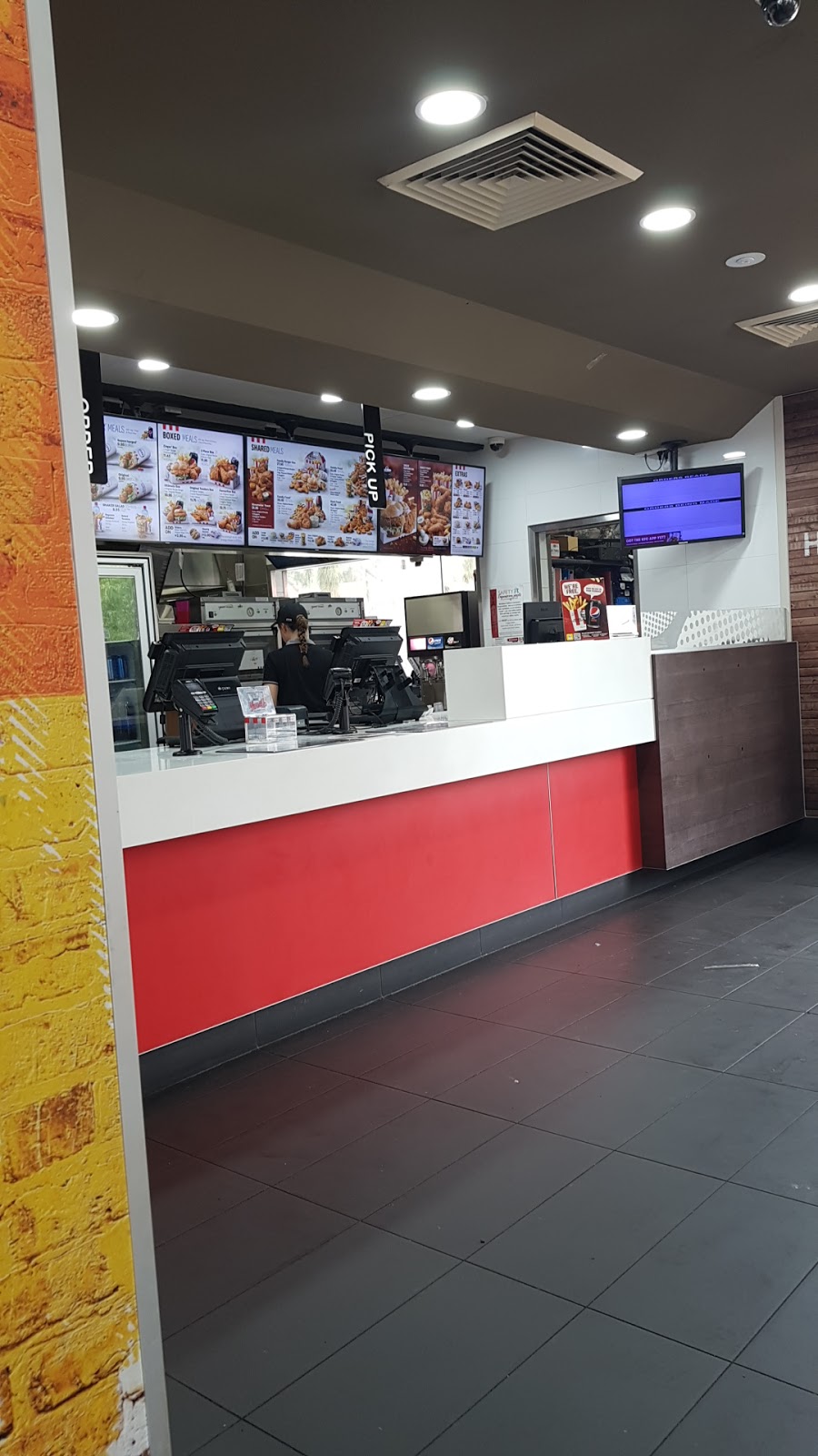 KFC Menai | meal takeaway | Central Shopping Plaza, 1 Carter Rd, Menai NSW 2234, Australia | 0295411029 OR +61 2 9541 1029