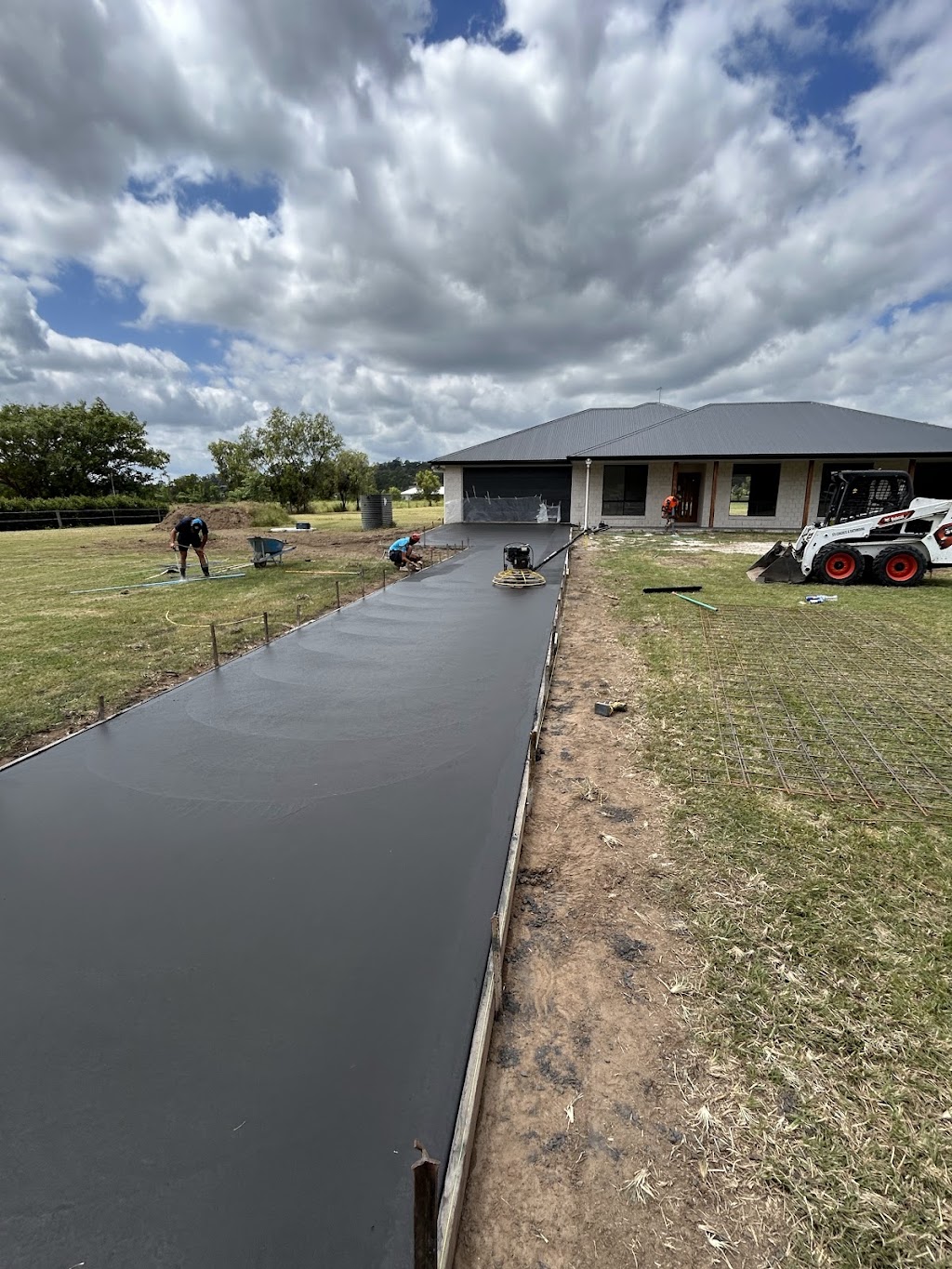 Sts Concrete & Earthmoving Pty Ltd | 308 Mount Tarampa Rd, Mount Tarampa QLD 4311, Australia | Phone: 0409 648 876