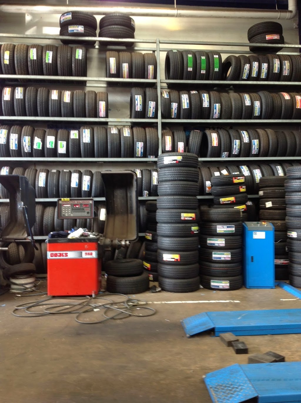 Alfa Tyre Service | 100 Maddox Rd, Williamstown VIC 3016, Australia | Phone: (03) 9397 8336