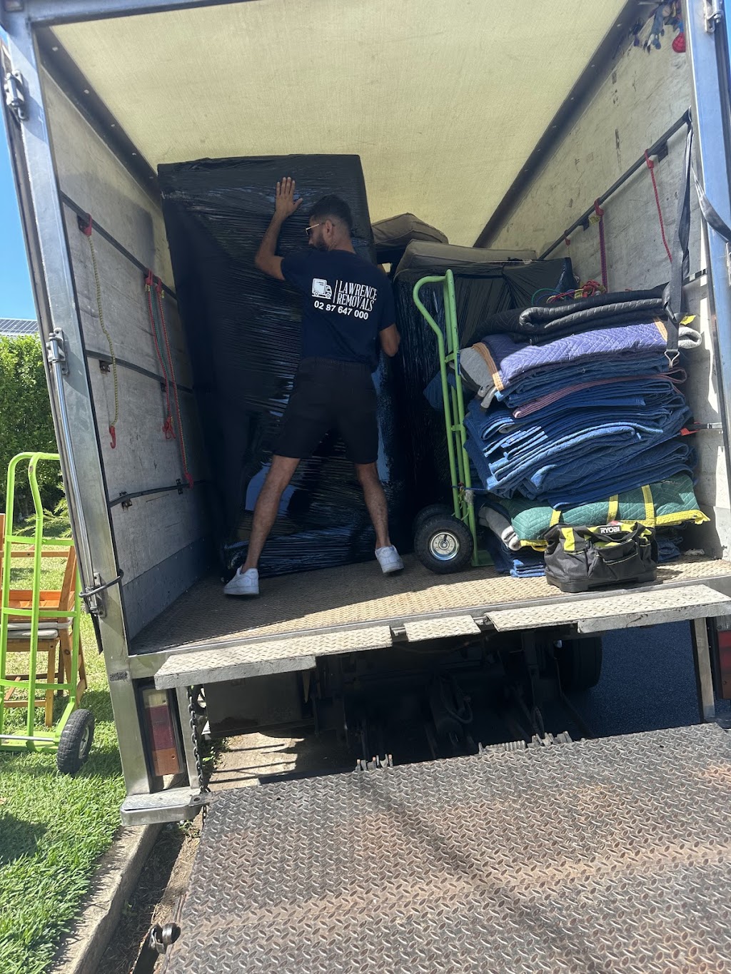 LAWRENCE REMOVALS | 500 Moss Vale Rd, Bowral NSW 2576, Australia | Phone: (02) 8764 7000