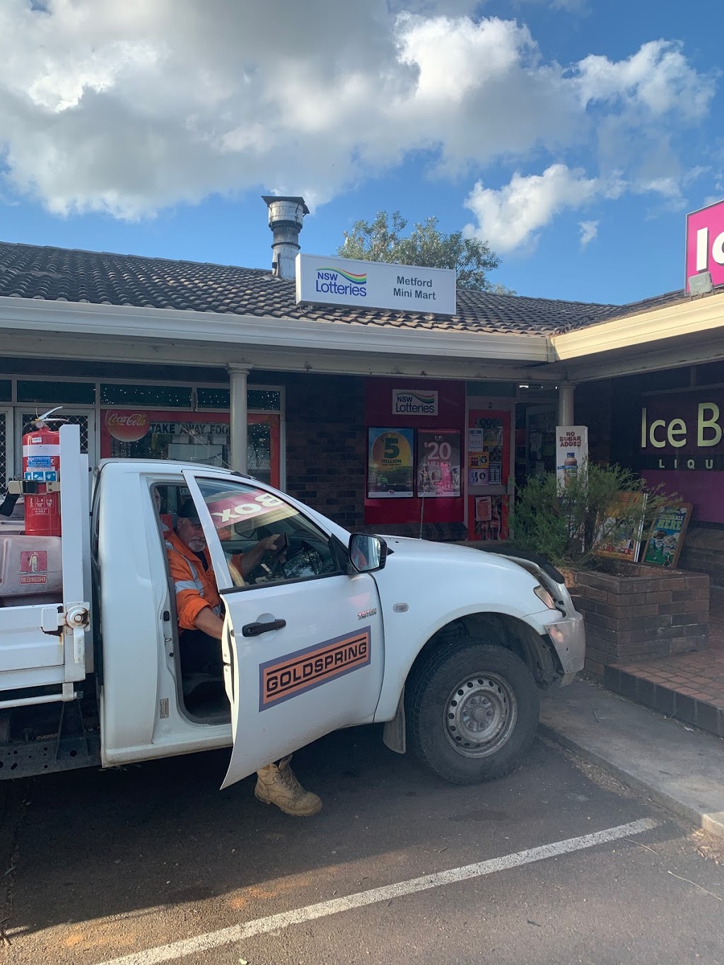 Metford MiniMart | convenience store | Shop 2, Chelmsford Drive Village, Shopping Centre, Cnr Tennyson St, Metford NSW 2323, Australia | 0249335131 OR +61 2 4933 5131