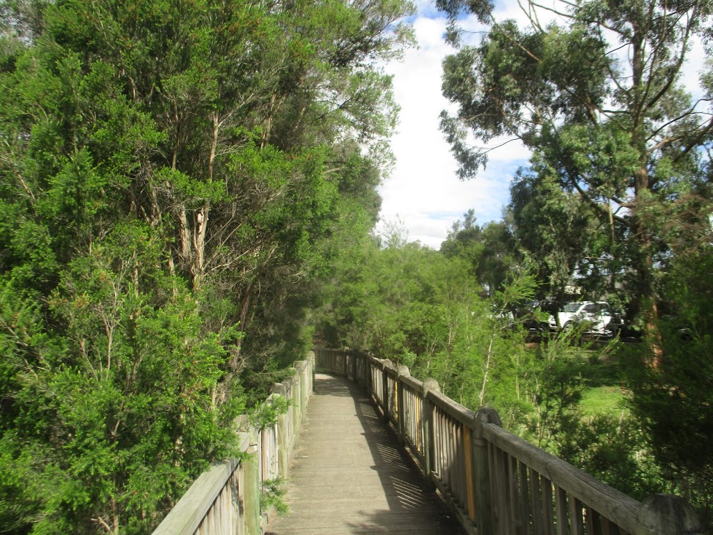 Beaconsfield wetlands | park | 2 Lakeview Terrace, Beaconsfield VIC 3807, Australia