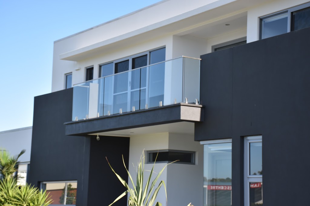 Access Glass | general contractor | 10 Beachside Blvd, Tomakin NSW 2537, Australia | 0406099228 OR +61 406 099 228